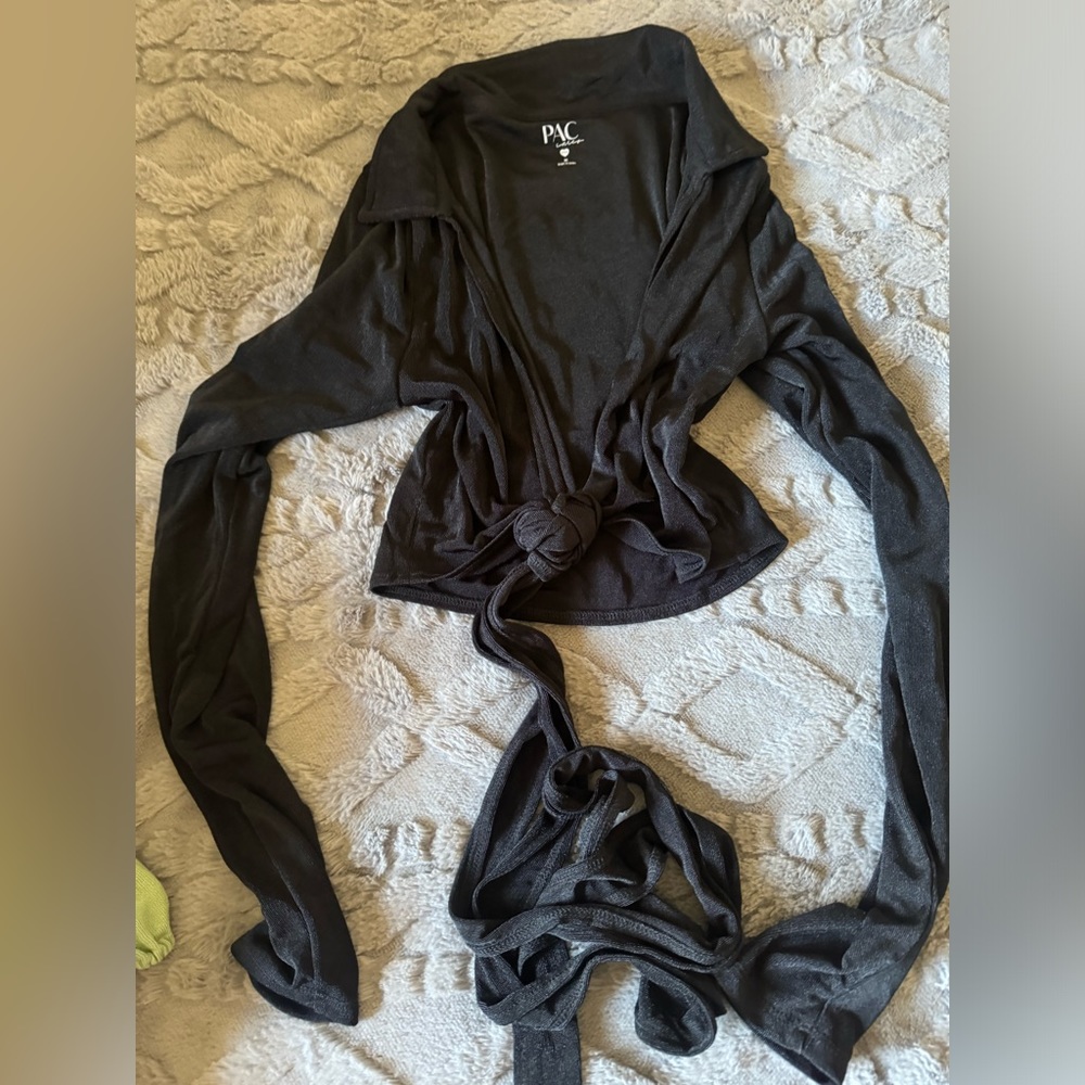 🌟 Pacsun black long sleeve tie top
